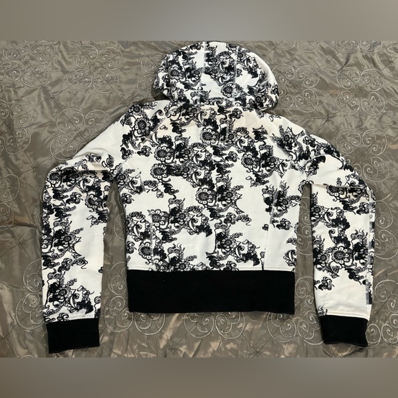 Lululemon Floral Sweater - Picture 6 of 6